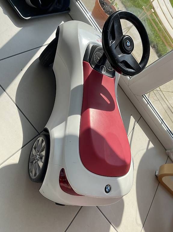 Fahrzeuge für Kinder: BMW rutschauto – Gebraucht aus Rothenfluh von Lucio.S01 2