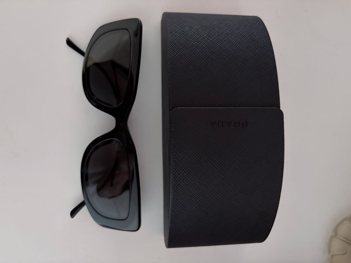 Prada Lunettes & Verres: Prada Sunglasses  – D'occasion à Aarburg par roc_9n2c