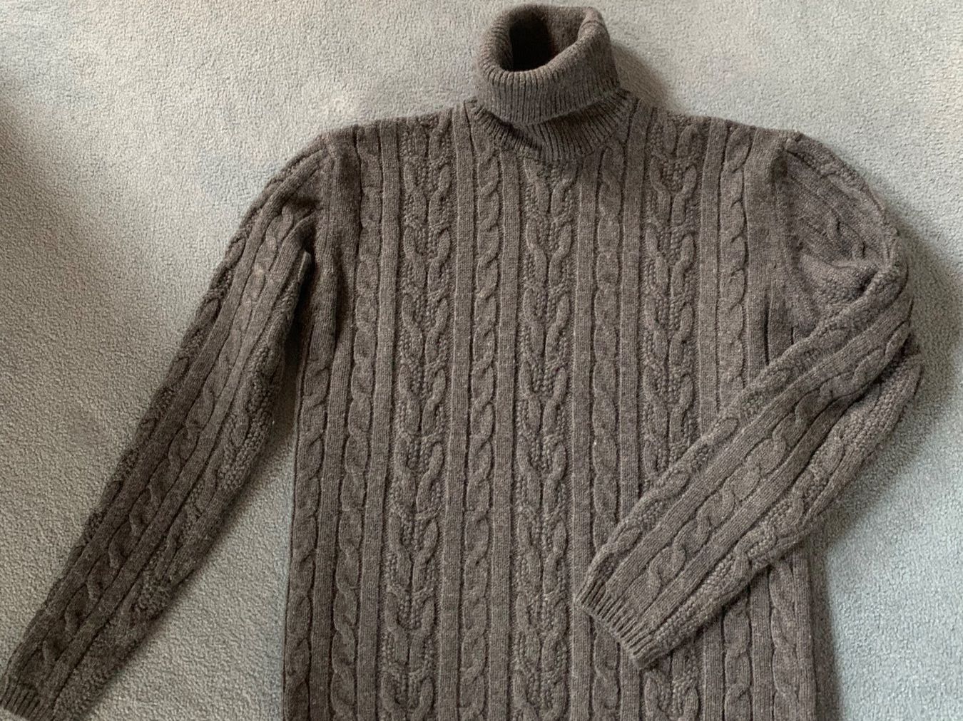 Calvin Klein Pullover & Sweatshirts: Calvin Klein, Rollkragenpullover grau, Gr. M – Gebraucht aus Wiesendangen von Babalegi