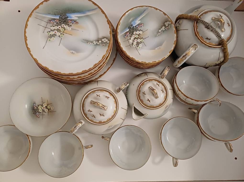Set di piatti: Asiatisches Teeservice – Usato da Thalwil venduto da alpi40 1