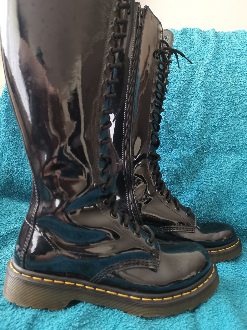 Dr. Martens Scarpe da donna: Dr. Martens Lackstiefel – Usato da Stäfa venduto da Pinky777 6