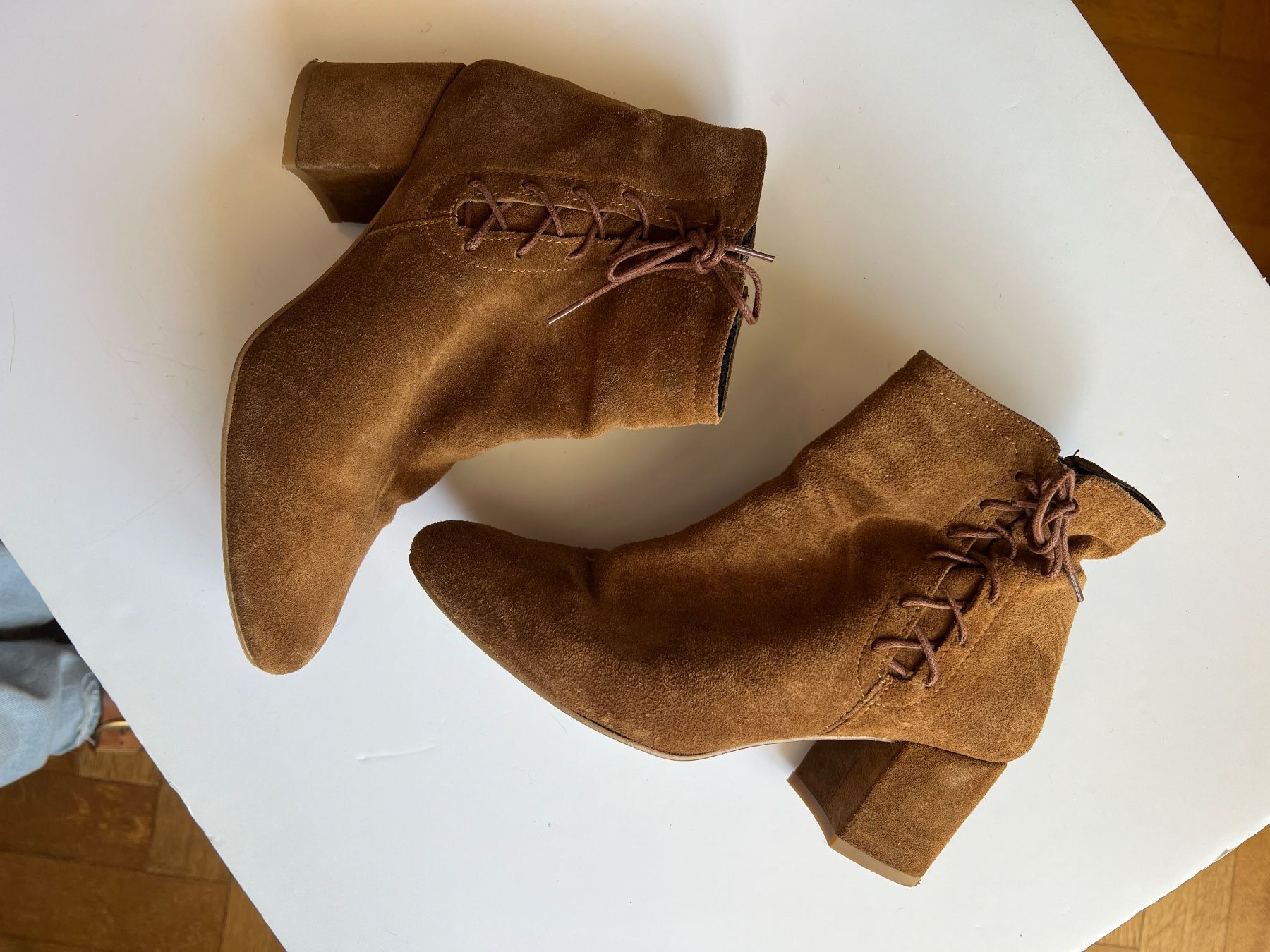 La Redoute Chaussures femmes: Bottines en daim 38 – D'occasion à Neuchâtel par Thesebootsaremadeforwalking
