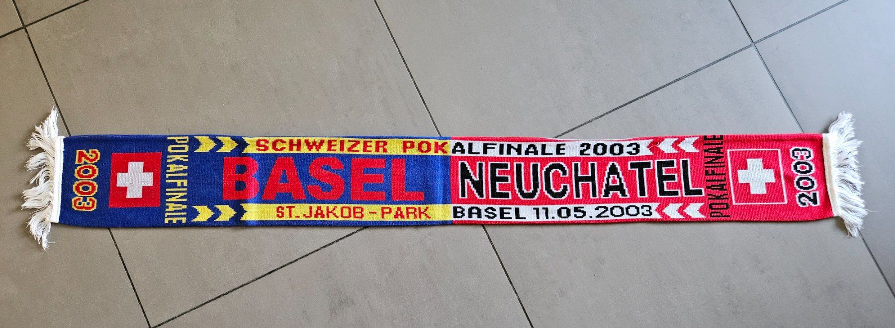 FC Basel Foulards, Tücher & Schals: Fanschal Pokalfinal 2003 Basel - Neuchâtel Xamax – Gebraucht aus Zürich von Petrus1976 1