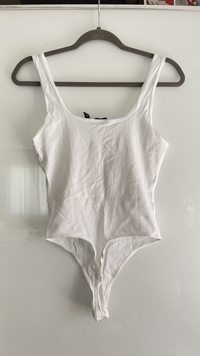 Asos Top: ASOS Top Weiss – Nuovo (secondo la descrizione) da Lausen venduto da sim_hgp6 1
