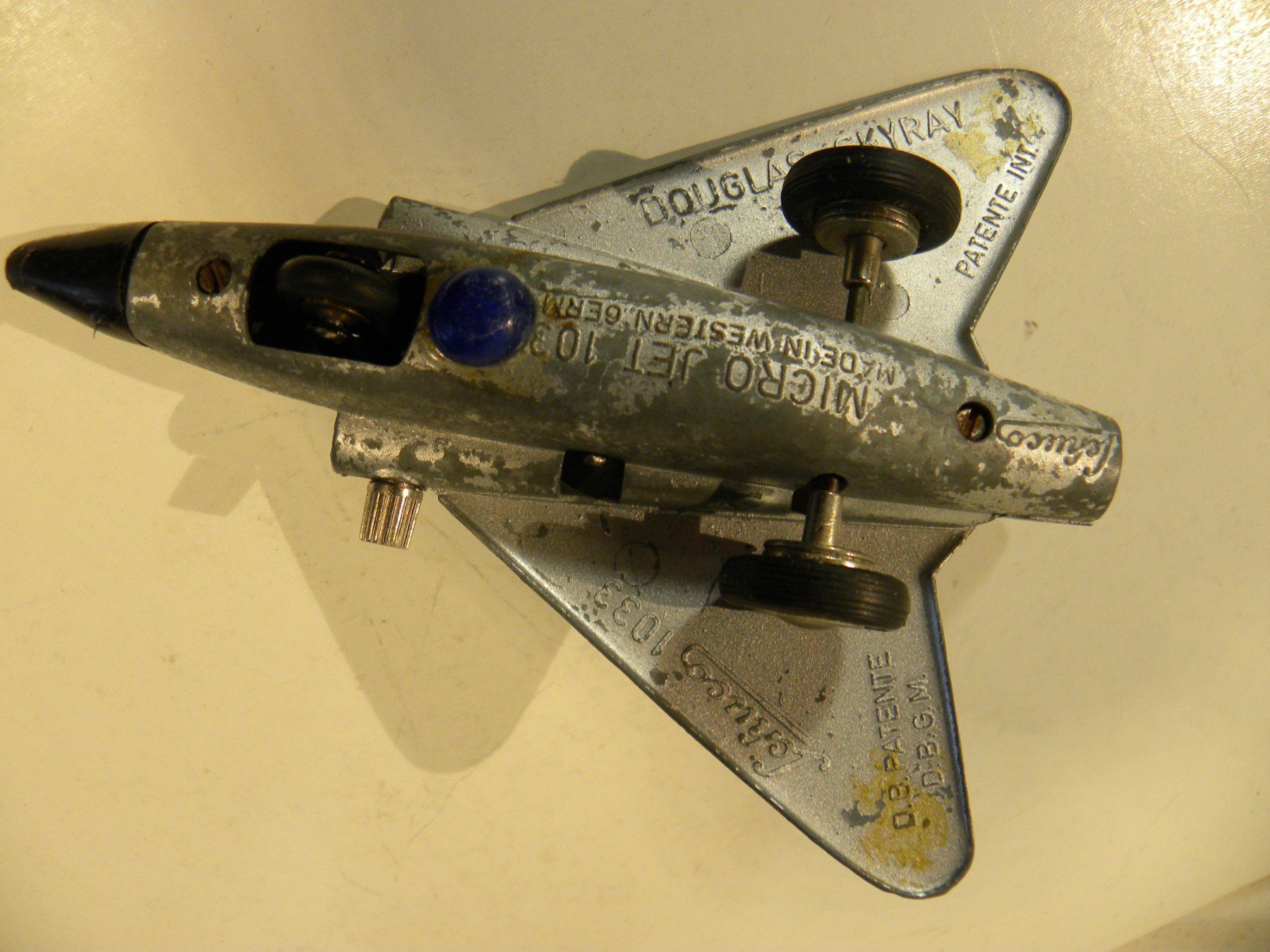 Schuco Kit di modellismo & Modellini statici: Modell Schuco Micro Jet 1033 Douglas Sky Ray – Usato da Reinach venduto da Taysalmon 3