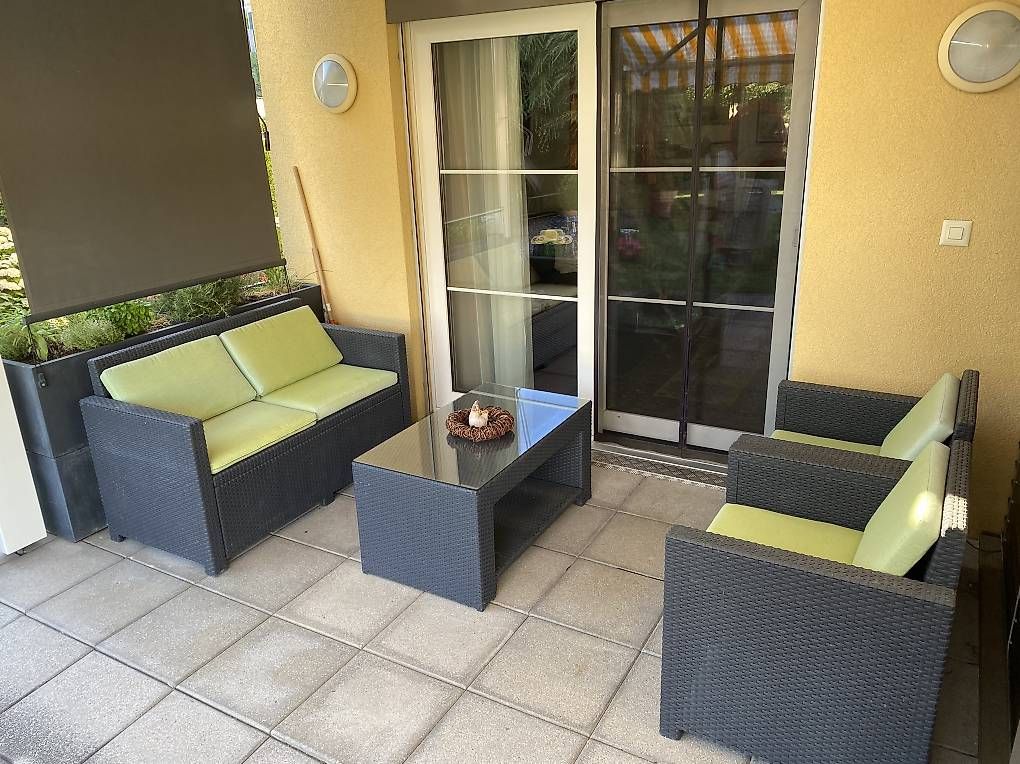 Sofas: Lounge - Vierplätzig mit Tisch – D'occasion à Lüchingen par ebkaufsuche 1