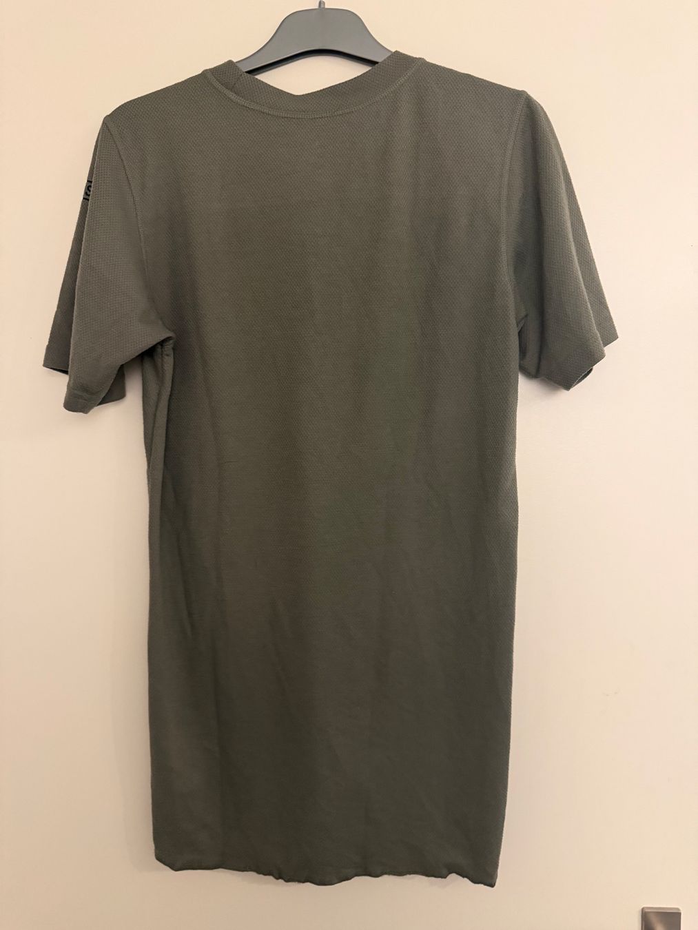 Schweizer Armee T-shirt: Schweizer Armee T-Shirt Grösse L – Usato da Niederglatt ZH venduto da vul_v86c 1