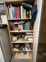 Bücherregal
