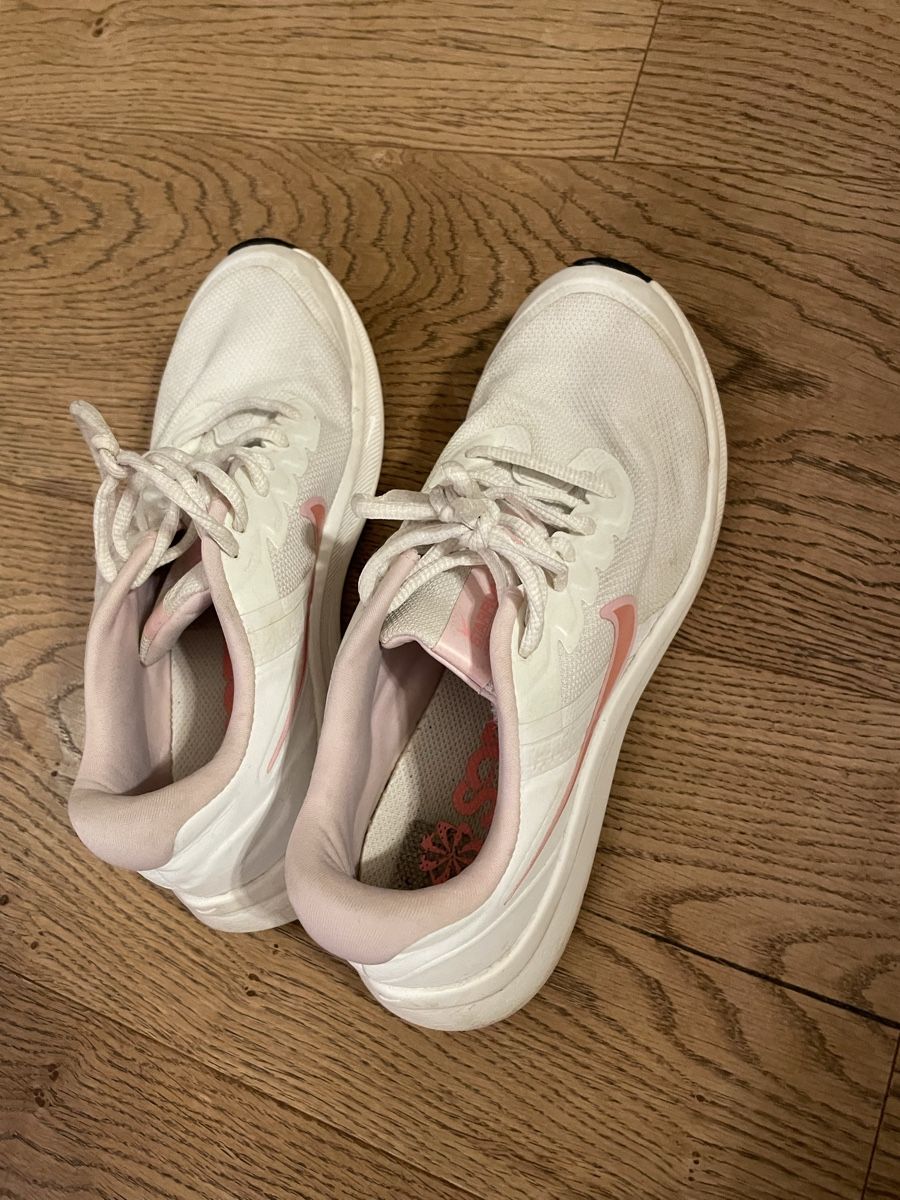 Nike Scarpe per ragazze: Turnschuhe – Usato da neftenbach venduto da huembi007