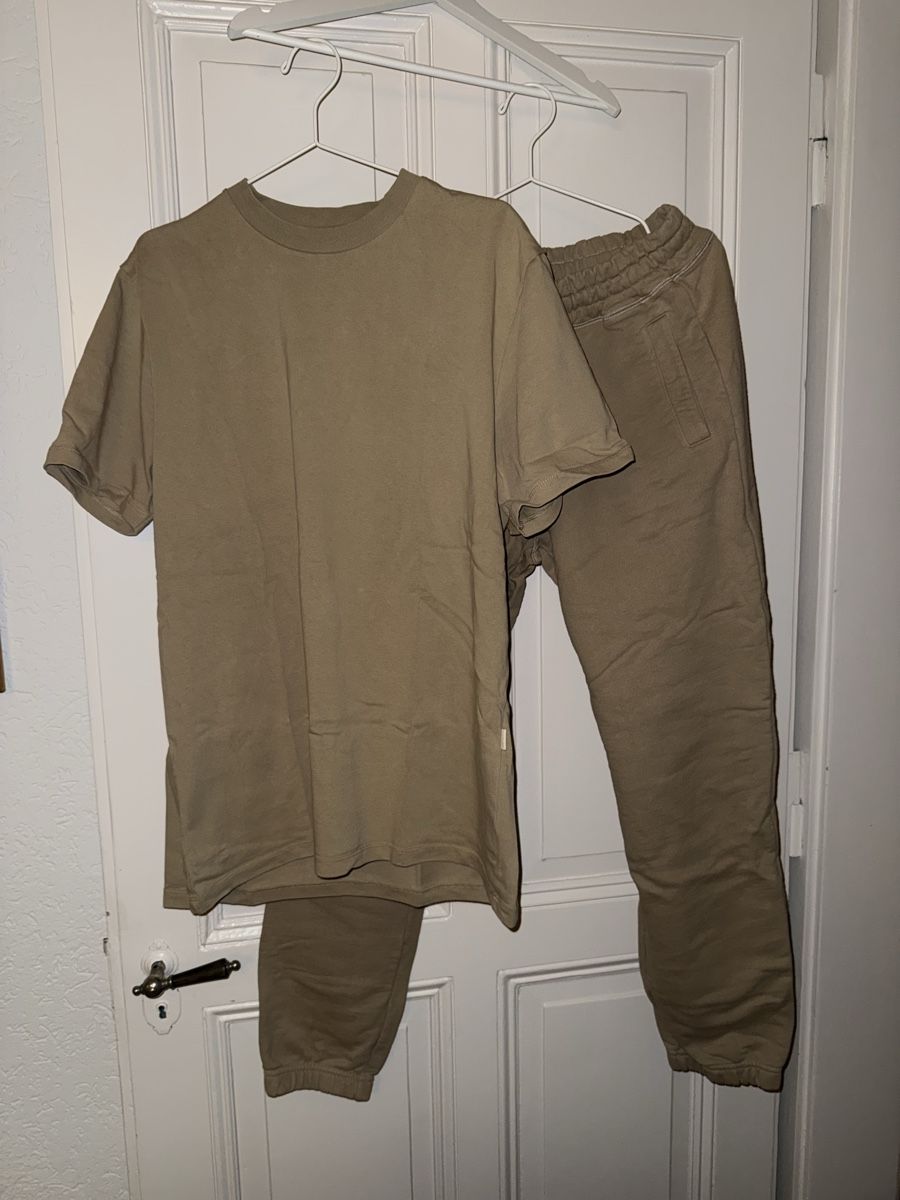 Lotti di vestiti: Aimé Leon Dore Trainer Kombi Beige L – Usato da Bern venduto da Paxbar