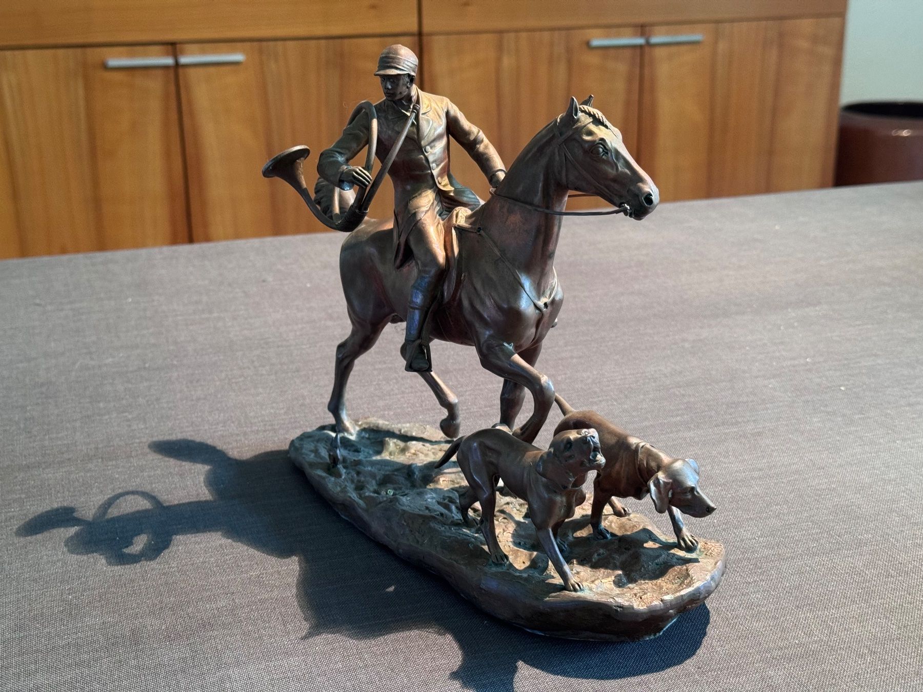 Skulpturen & Statuen: Statue/Figur Jäger auf Pferd mit Hunden – Gebraucht aus Oberrüti von HotRod1932 2