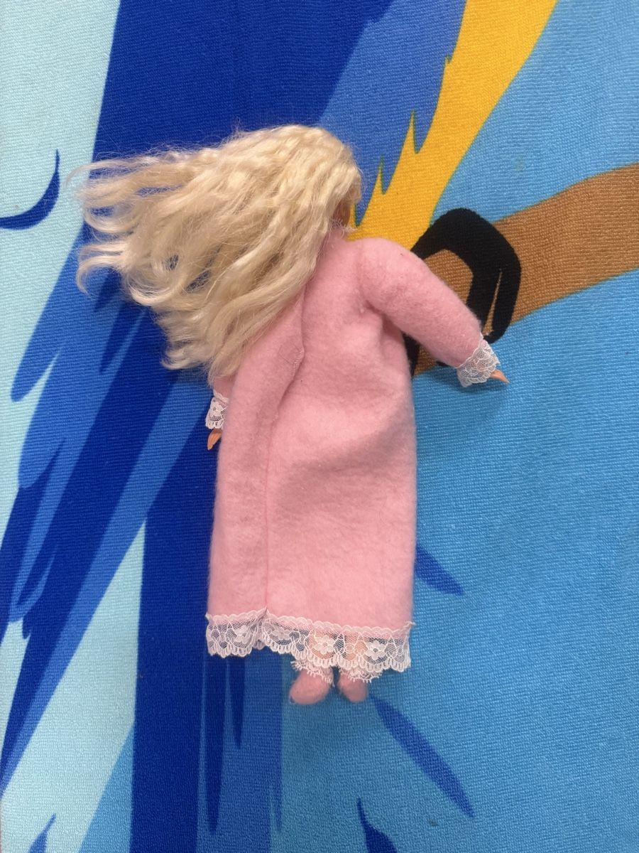 Bambole: Barbie Bedtime 1993 – Usato da Ecublens VD venduto da charliecinquillo 1