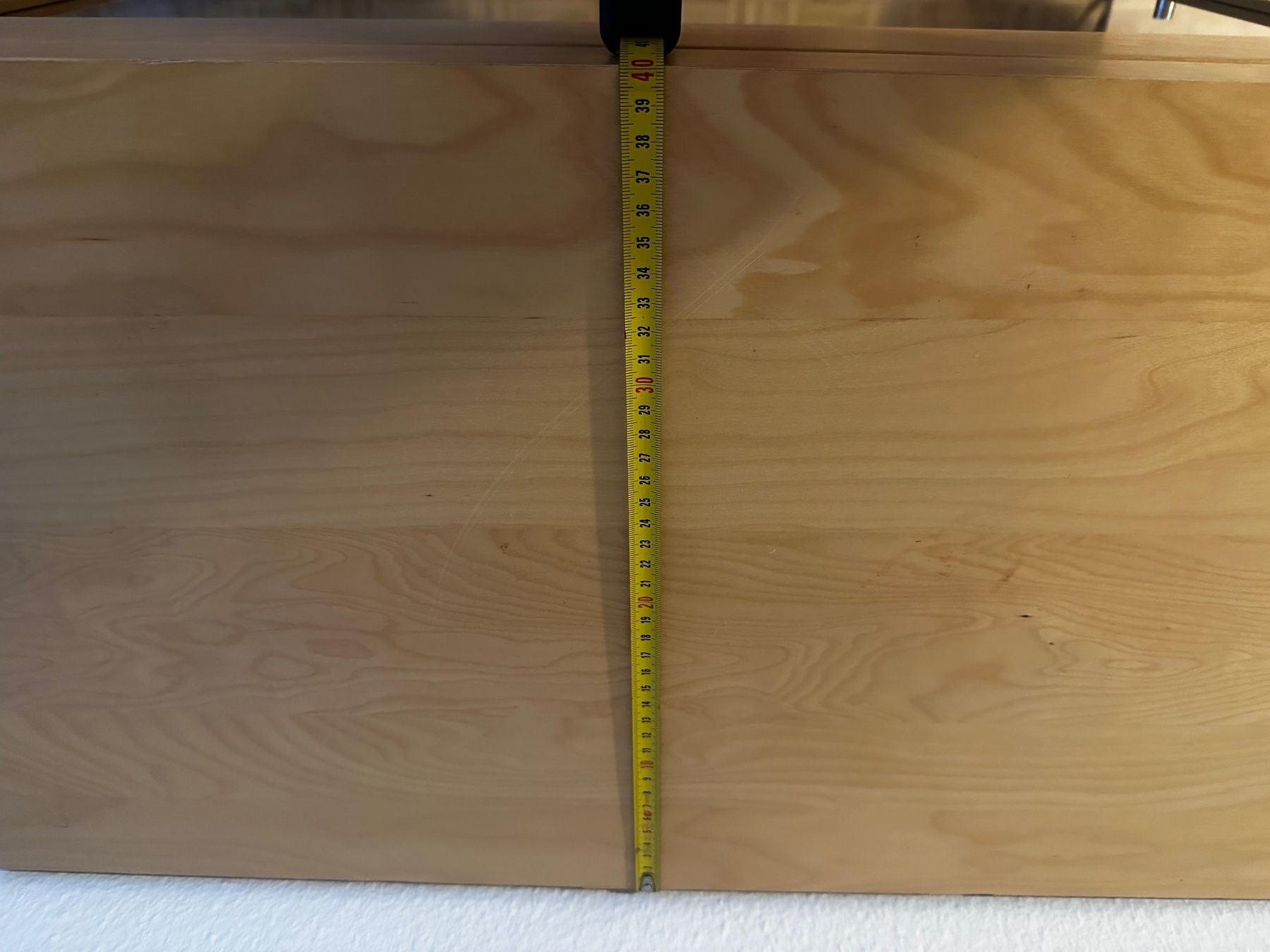 Vetrine: Vitrine hell mit Glastüren und Einlegeböden – Usato da Reinach BL venduto da akkezdet 7