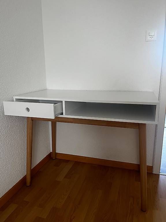 Micasa Scrivanie: Bürotisch mit Schublade – Usato da Dagmersellen venduto da Alicia_16