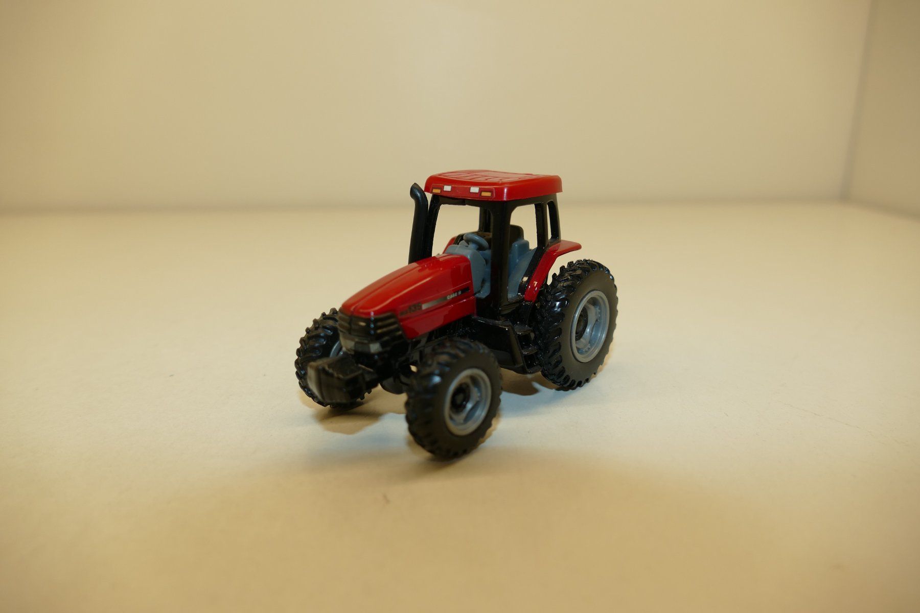 Kit di modellismo & Modellini statici: Metallmodel: Case MX135 Traktor – Nuovo (secondo la descrizione) da Niederhasli venduto da rail-duerst