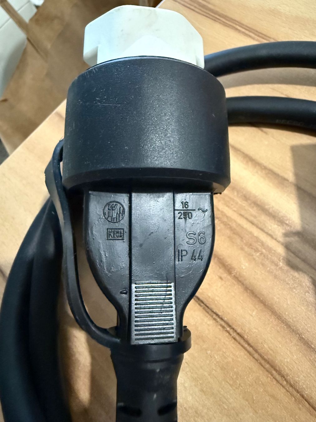 Mennekes Cavi: Starkstromkabel 16A - IP44 1.5m Camping Adapterkabel – Usato da Winikon venduto da cabriofan01 1