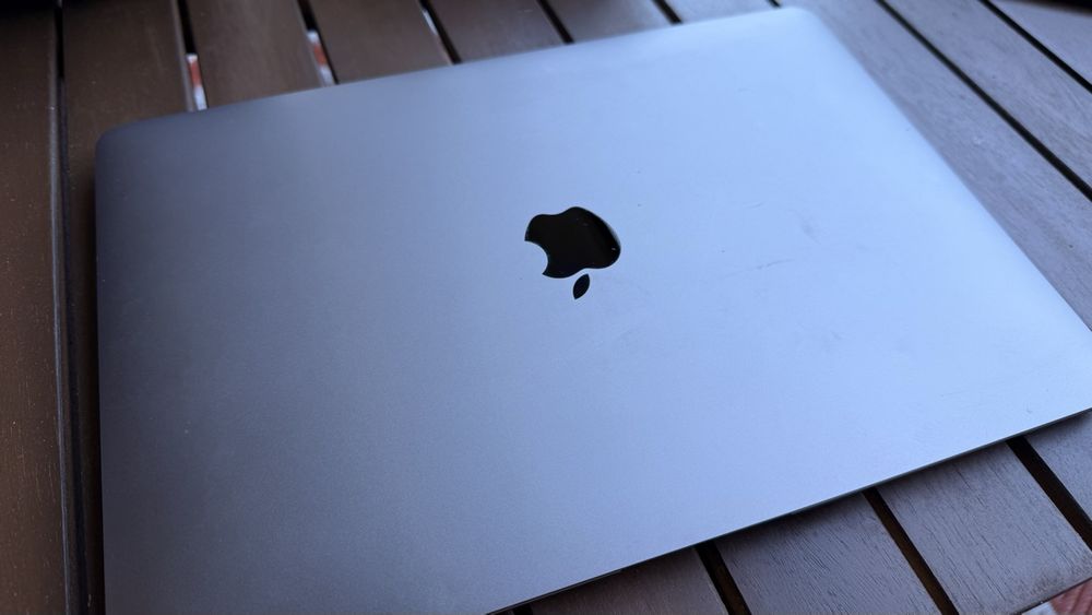 MacBook Air M1 2020 256GB + 8GB RAM (Gebraucht) in Val-d'Illiez