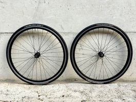 DT SWISS 340 CLASSIC 28" Clincher Laufradsatz LRS 2607