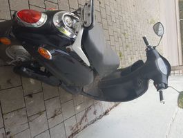 E-Roller im Retro-Look (Schwarz) – Batterie ist zu wechseln