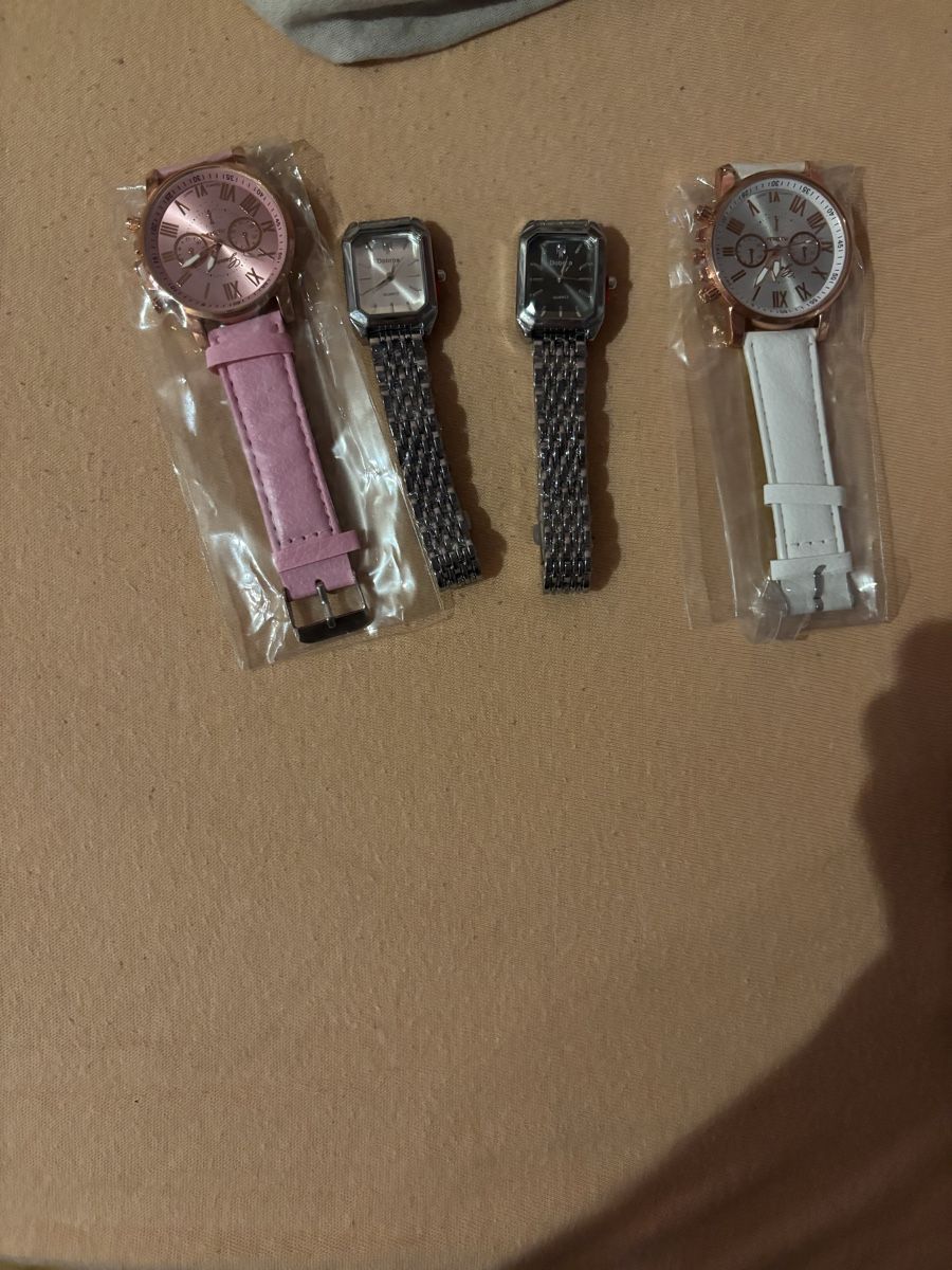 Orologi: Watches 4x – Nuovo (secondo la descrizione) da Zürich venduto da ban_wfc2