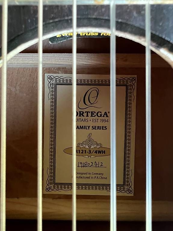 Strumenti musicali: Guitare 3/4 Ortega avec housse – Usato da Cottens FR venduto da piotrivitch 3
