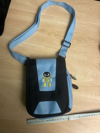 Umhängetasche blau schwarz mit Motiv Manor Neuwertig