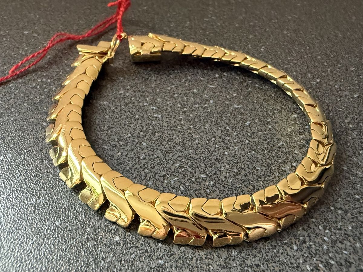 Armbänder & -reifen: ✨Vintage Goldfarbene Armband – Gebraucht aus Lamone von LaCantinaMagica
