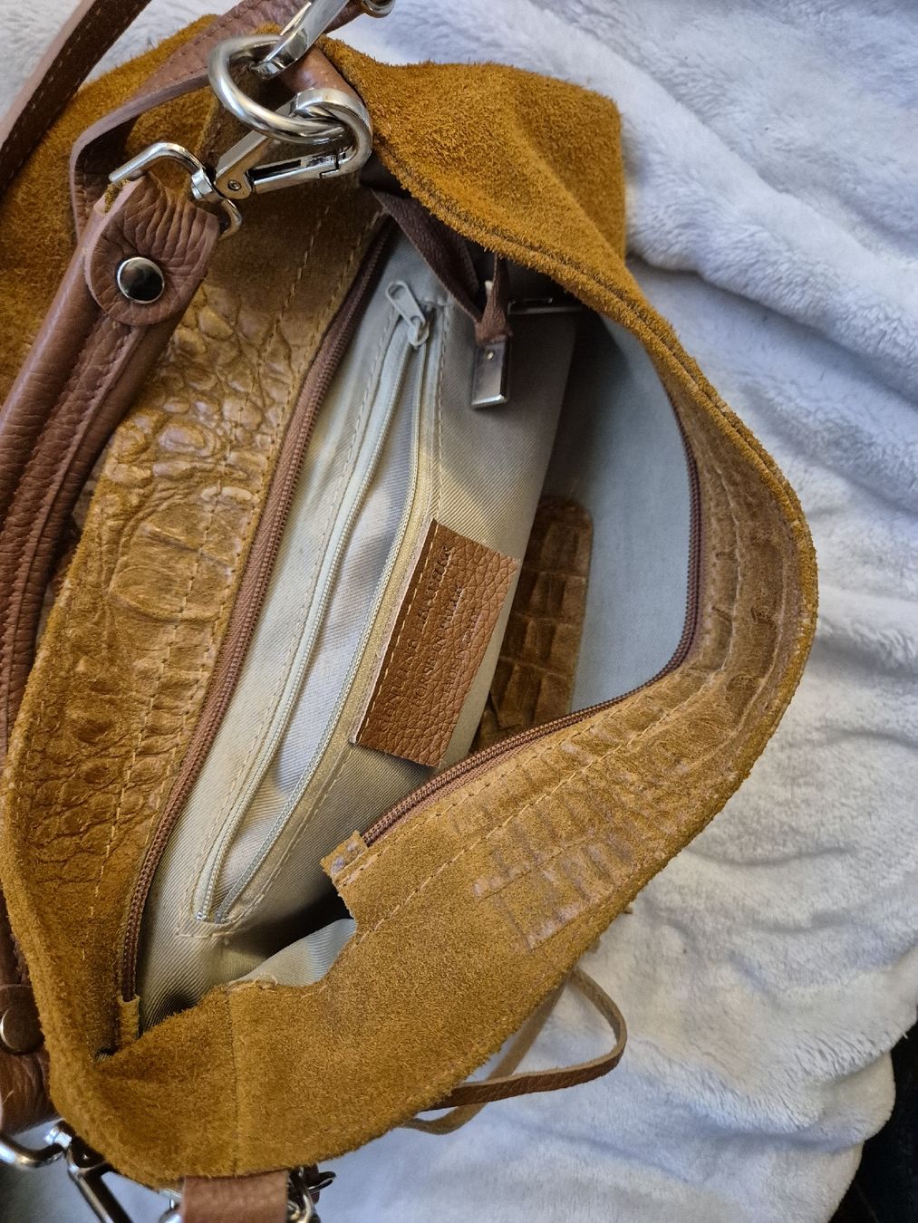 Borse da donna: Wildleder Beuteltasche – Usato da Thalwil venduto da Coco2025 6
