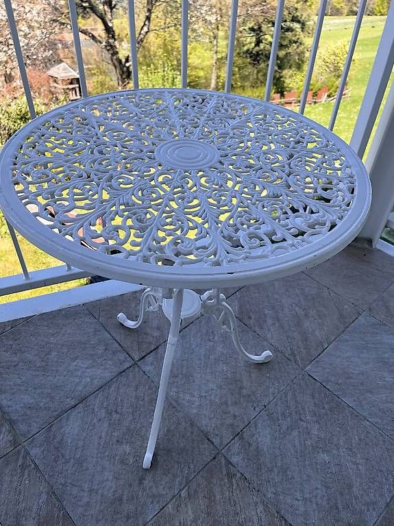 Set di tavolo e panche: Bistro Gartentisch mit 2 Stühlen – Usato da Speicher venduto da Alberto6701