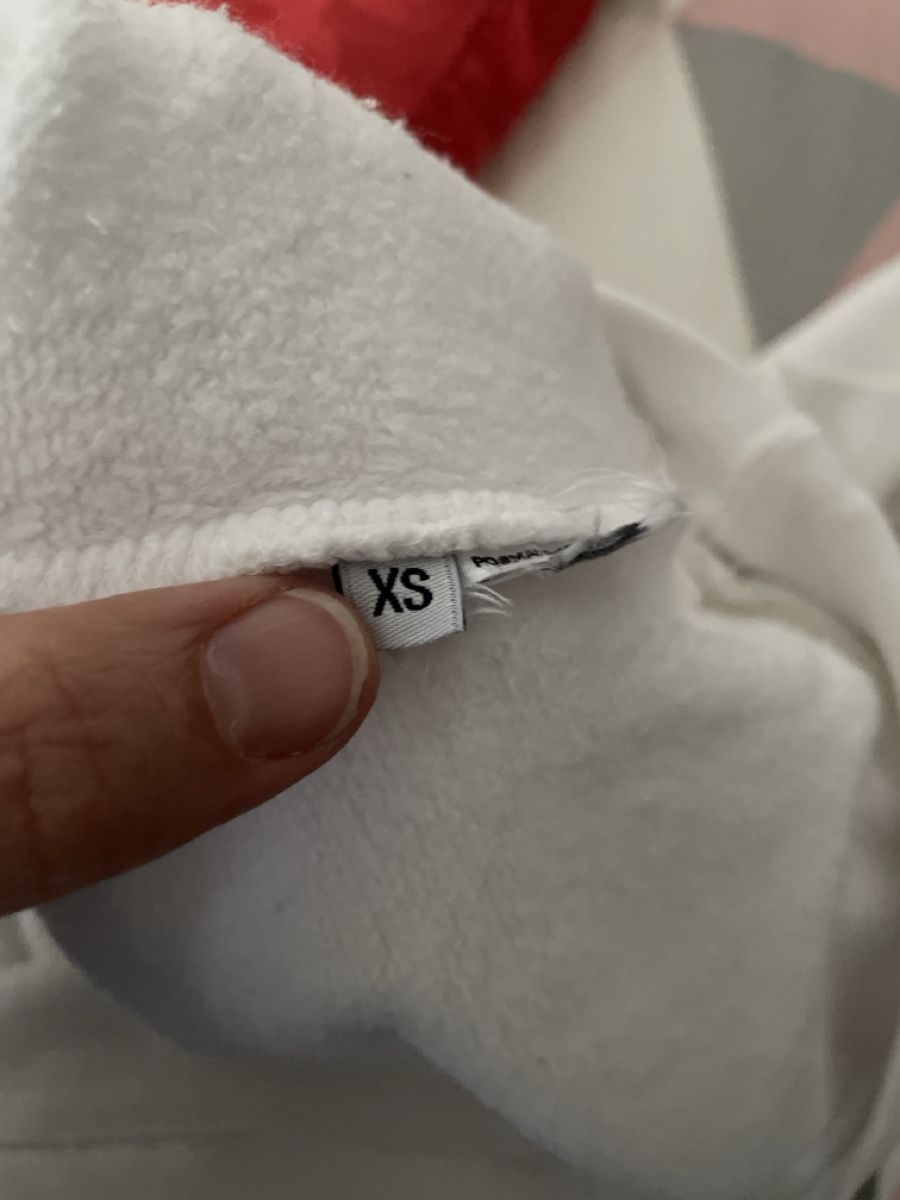 Guess Maglioni & Felpe: GUESS white sweater S/36 – Usato da Zürich venduto da Angela_Fashion_Lover 5