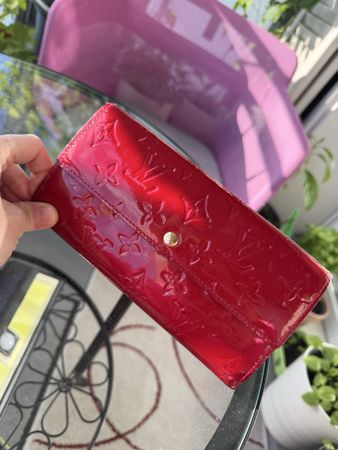 Louis Vuitton Geldbörse lackiert rot