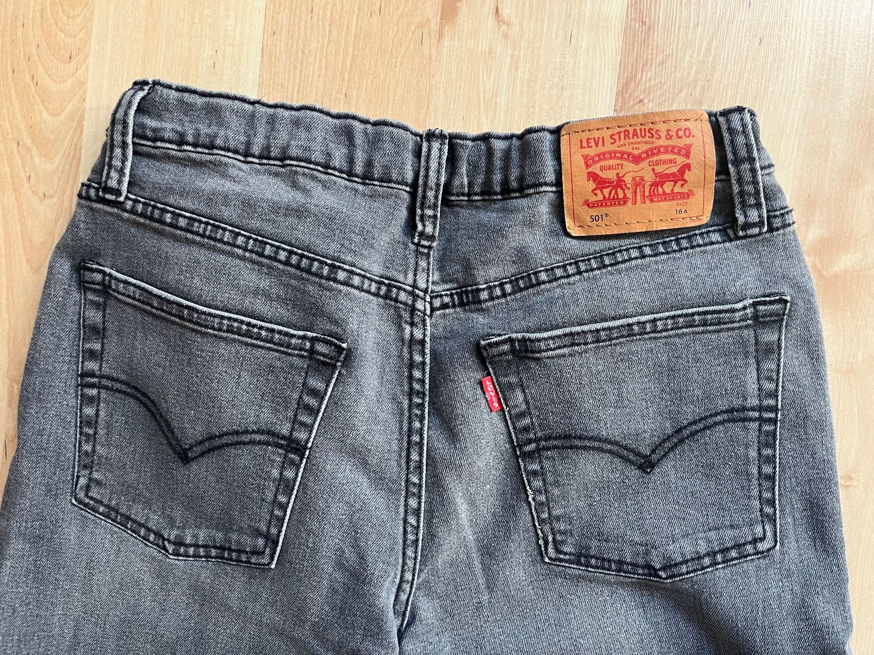 Levi's Pantaloni: Jeans Levi's 501 Gr 16A neuwertig – Usato da Schwanden GL venduto da Leemueller 2