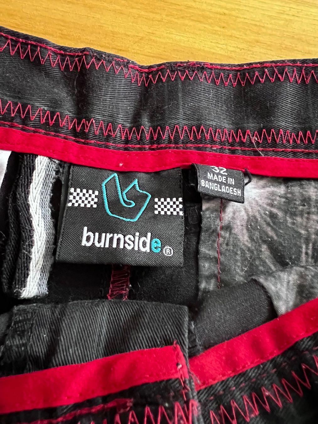 Pantaloni: Shorts Burnside Gr.32 – Usato da Oberglatt ZH venduto da dauerbrenner 2