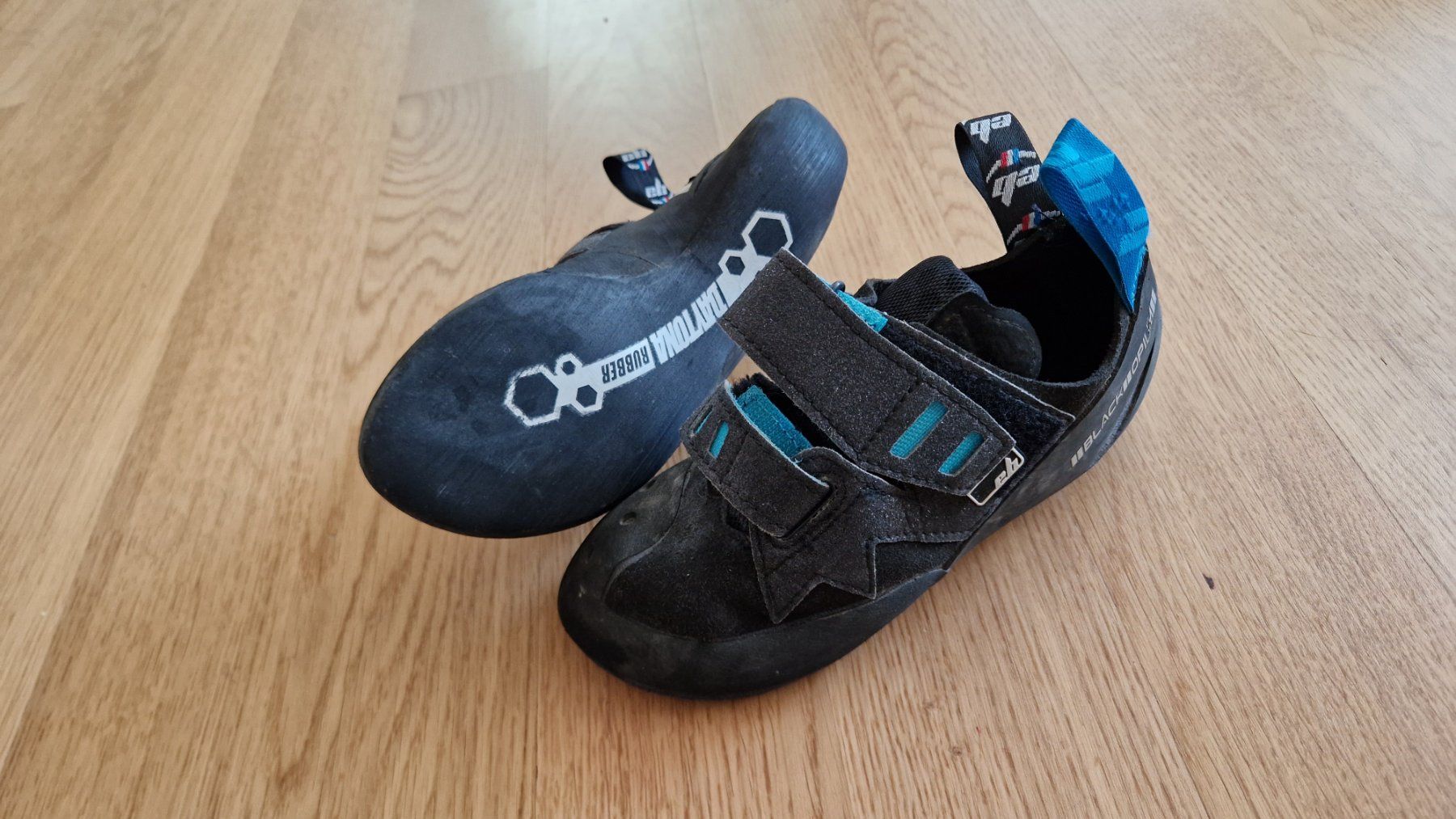 Scarpe da donna: Chaussons escalade – Usato da VEVEY venduto da sar_j898