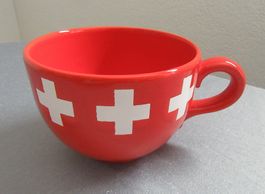 rote Tasse mit Schweizerkreuz - Waechtersbach Germany