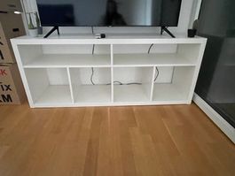 Weisses TV-Möbel / Lowboard mit 5 offenen Fächern