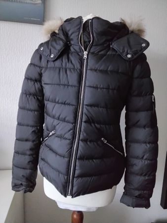 Veste matelassée Zara à capuche fourrée noire taille L