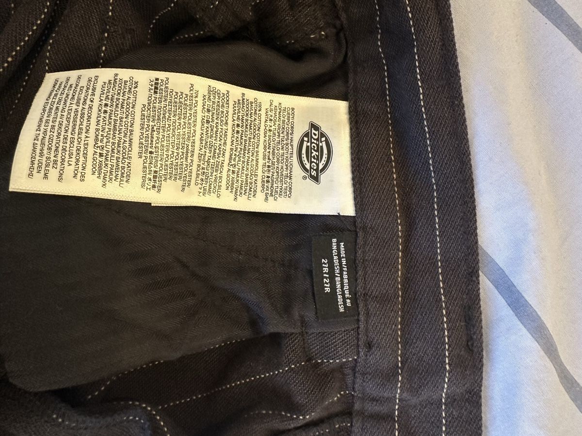 Dickies Pantaloni: DICKIES pantalon cargo brun-noir T27 – Usato da Neuchâtel venduto da mar_gx8w 5