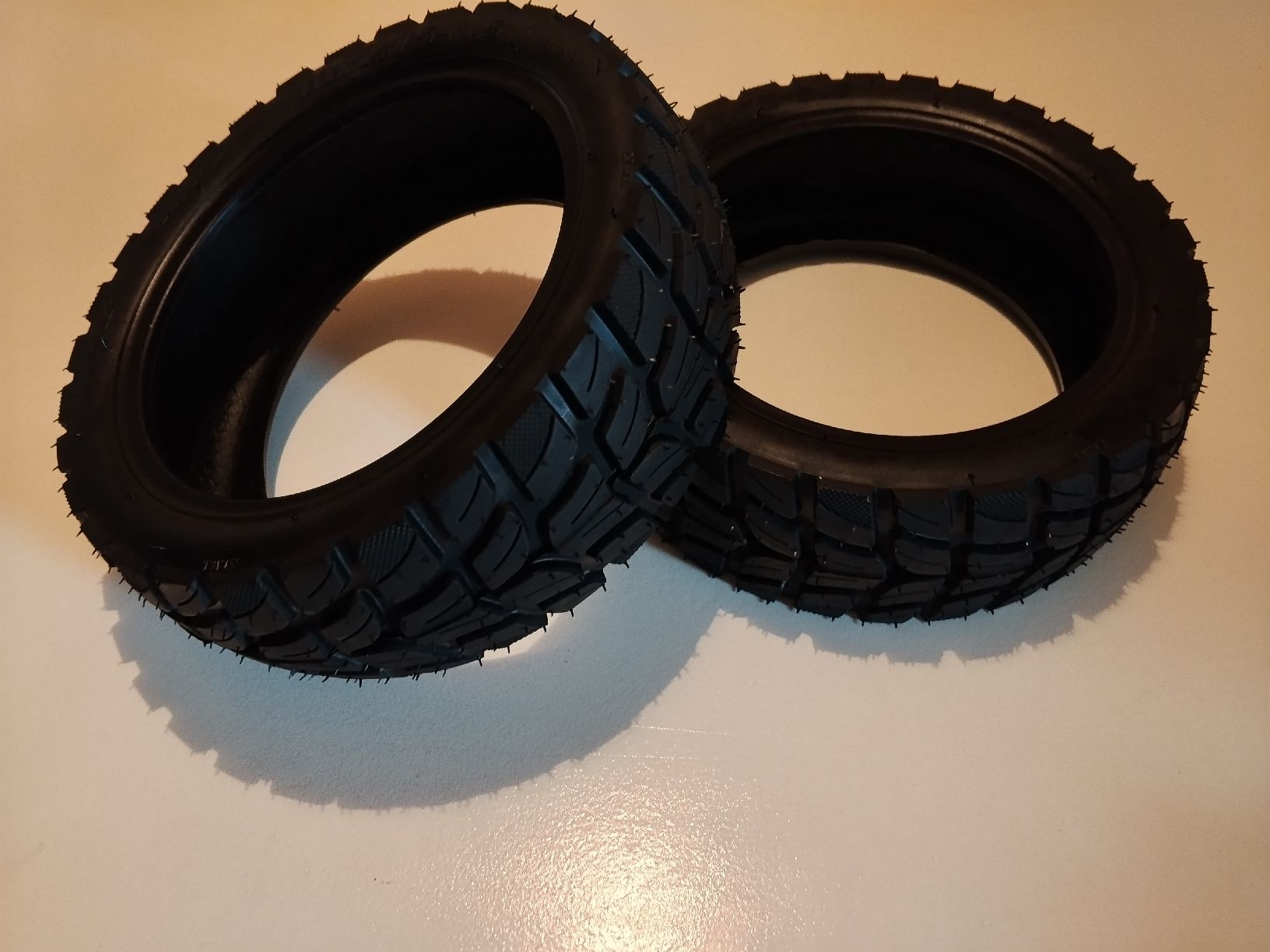 E Scooter Reifenset 10x2.75.6.5 mit Schlauch (Neuf avec emballage d ...