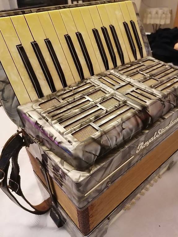 Musikinstrumente: Handorgel - Zieharmonika – Gebraucht aus Jona von Ahello0