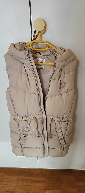 Altro abbigliamento per bambina: Kinderweste Gr. 140 – Usato da Windisch venduto da Dan.Win