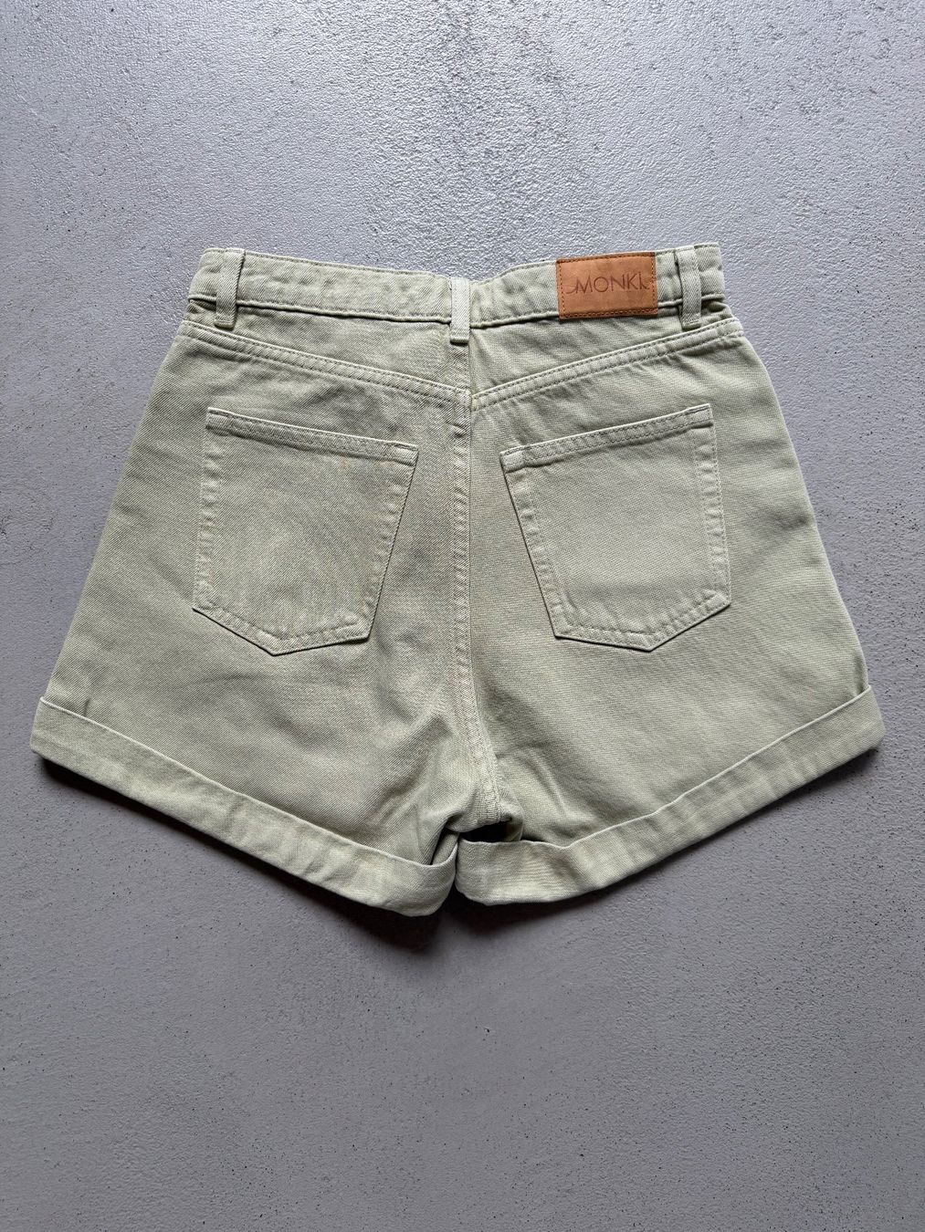 Monki Pantalons: MONKI Denim Shorts – D'occasion à St-George par alaixee 2