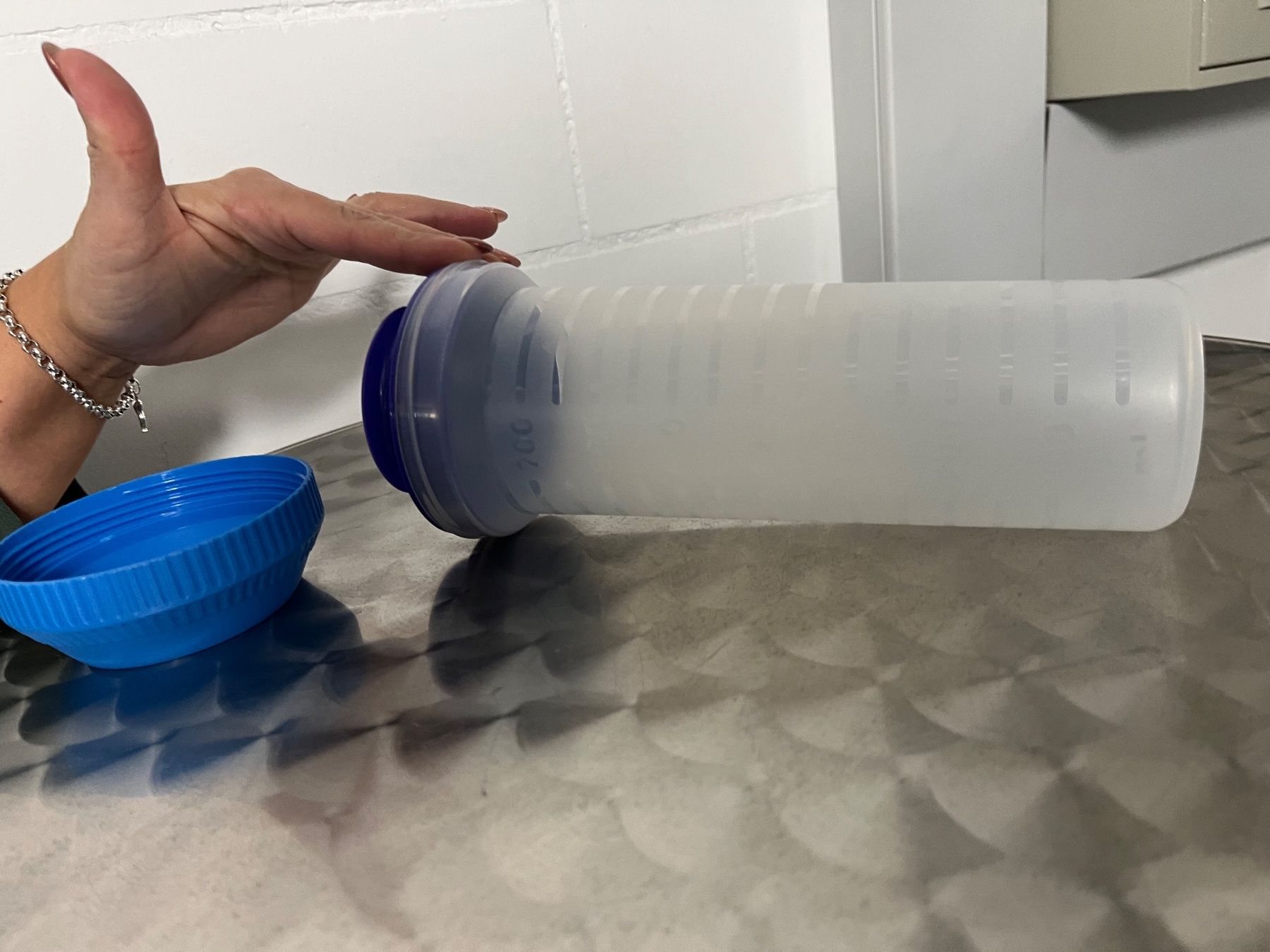 Tupperware Contenitori & Simili: Tupperware Mix-Max Shaker – Nuovo (secondo la descrizione) da Kollbrunn venduto da Giovanna1979 1