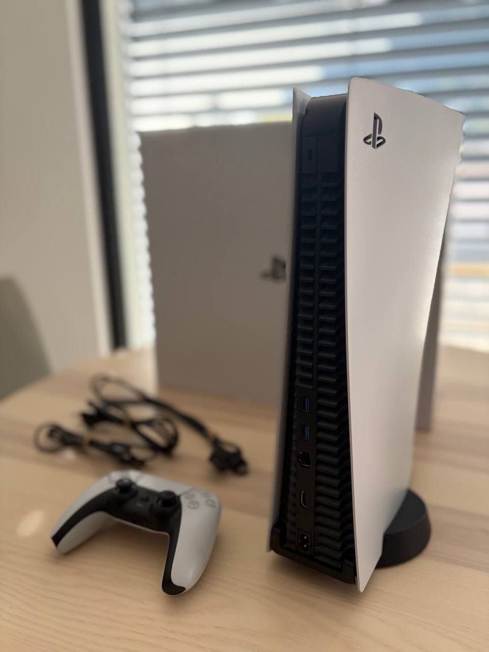 Sony Konsolen: PS5 Disc Edition 825 GB + Controller + Box + HDMI + USB – Gebraucht aus Vétroz von Squall86 3