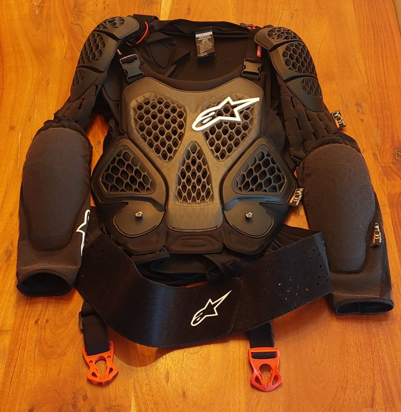 Alpinestars Schutz & Schoner: Alpinestars Bionic Tech V2 Protection Jacket – Gebraucht aus Herzogenbuchsee von