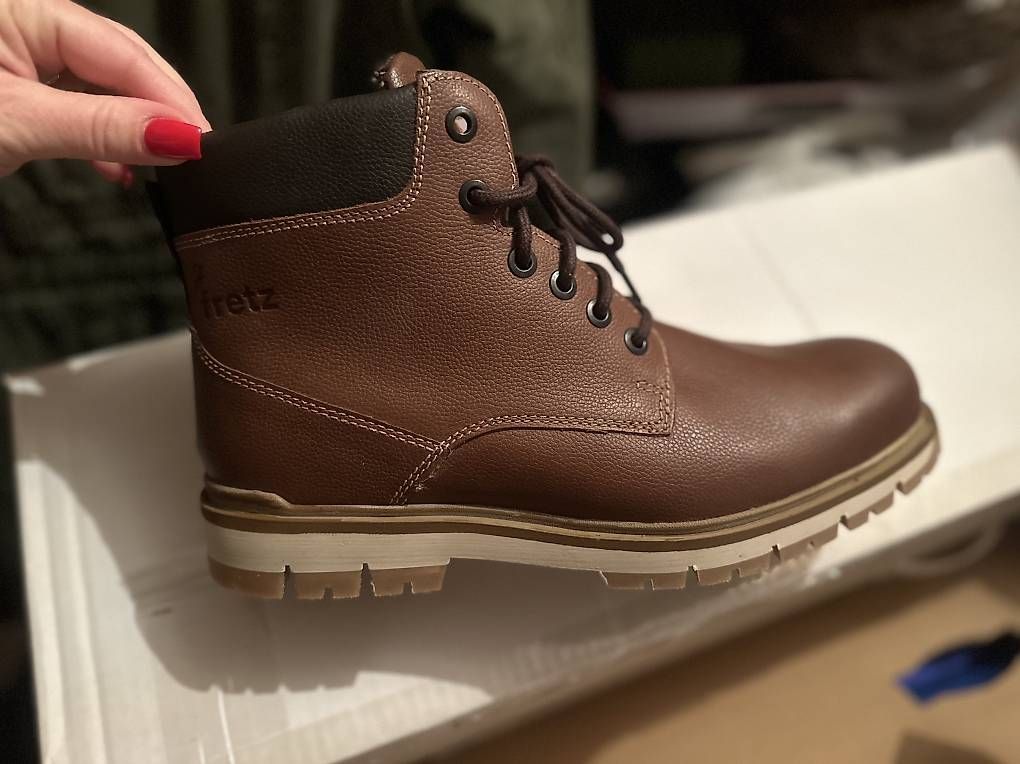 Scarpe da uomo: NEU Herrenschuhe Gr. 44 – Usato da Uzwil venduto da nana.93 1