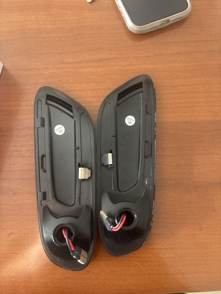 Tutti pezzi di ricambio auto: Indicatore di direzione laterale a led  – Usato da Figino venduto da mat_2r6c 1
