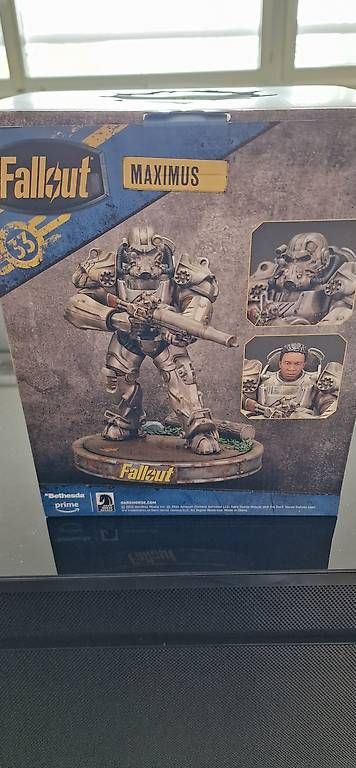 Statuette: Fallout Figur Maximus 25cm – Usato da Birr venduto da eisnov95 2