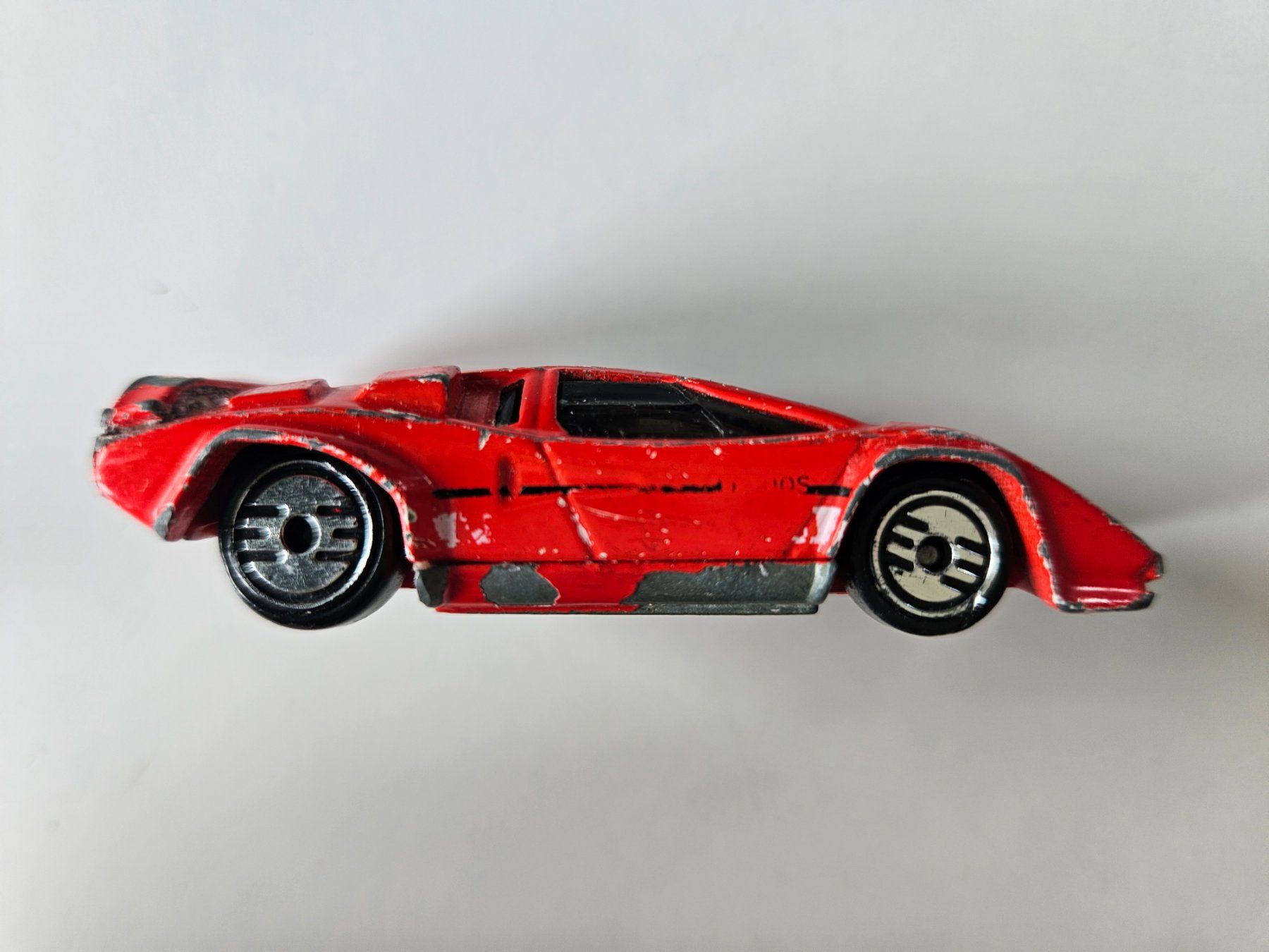 Hot Wheels Voitures modèles: Lamborghini Countach rouge Hot Wheels 1987 – D'occasion à Echandens par annegug 1