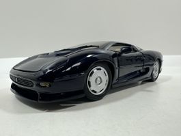 Jaguar XJ220 1:18, dunkelblau, MAISTO